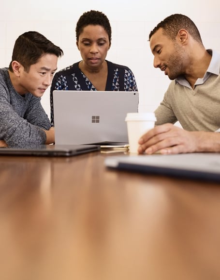 20190104_three people working on laptop